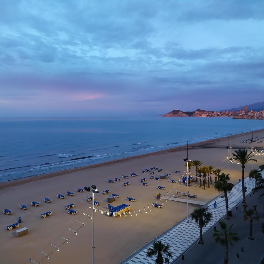 Luminoso Apartamento En Primera Linea De Playa Benidorm Exterior foto